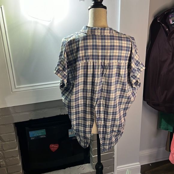 Madewell button down top - Picture 7 of 11